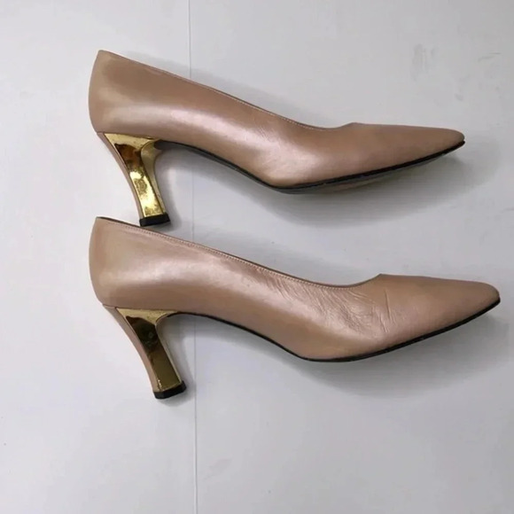 Stuart Weitzman blush leather with gold heels size 8 1/2m - Picture 1 of 8